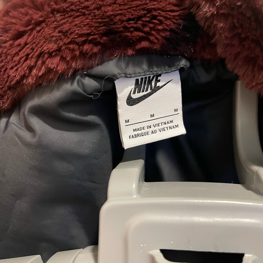 Nike fur jacket, New never worn, size m